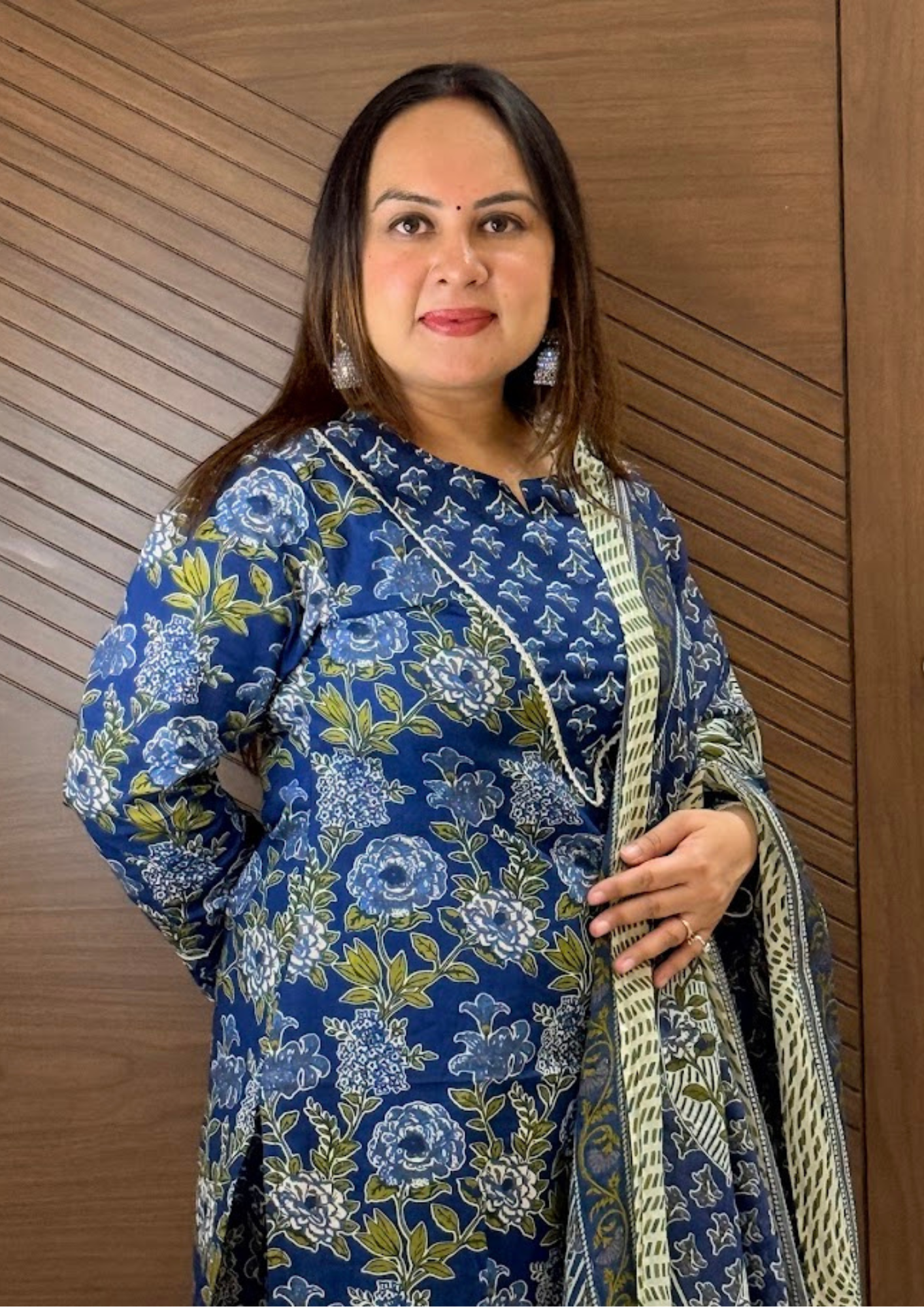 Ishvya Indigo Floral Sanganeri Printed Cotton Suit Set With Dupatta & Pants