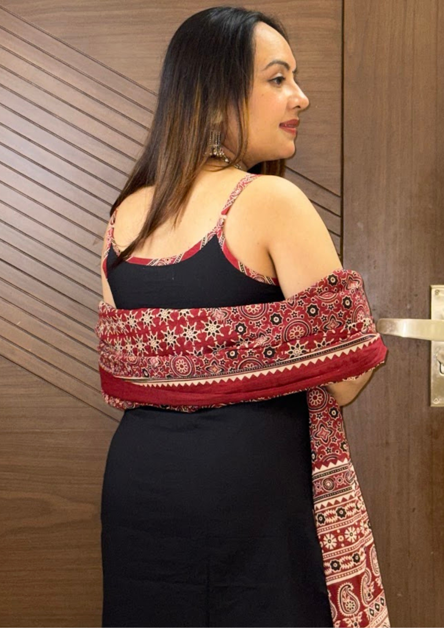 Tavisha Black Cotton Yoke Printed Sanganeri Art Suit Set With Dupatta And Pants